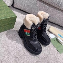 Женские ботинки зимние Gucci 2021 черные с мехом