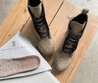 Женские замшевые ботинки Brunello Cucinelli темно-бежевые