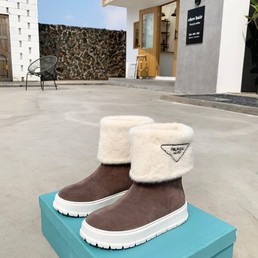 Женские зимние сапоги Prada замшевые коричневые
