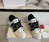Женские зимние кеды Valentino белые с черным кожаные