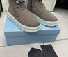 Женские зимние ботинки Prada на меху серые замшевые