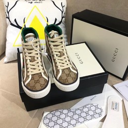 Женские высокие кеды Gucci бежевые с орнаментом GG