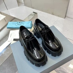 Женские ботинки Prada Monolith черные кожаные лакированные