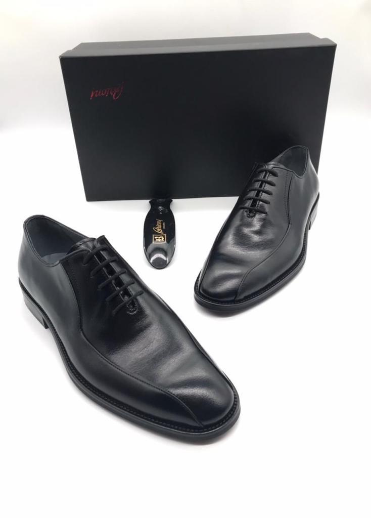 Мужские туфли Brioni черные кожаные с окантовкой