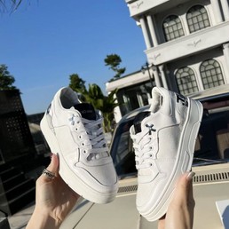 Женские кожаные кроссовки Jimmy Choo белые