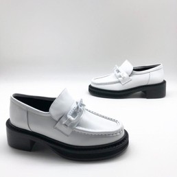 Женские лоферы Louis Vuitton Academy кожаные белые