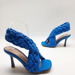 Босоножки Bottega Veneta 2022 синие из кожи ягненка