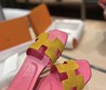 Женские шлепанцы Hermes 2022 желтые с розовым