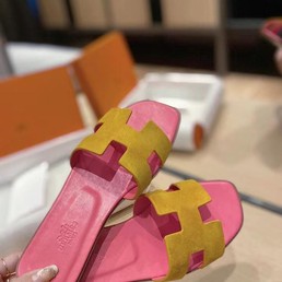 Женские шлепанцы Hermes 2022 желтые с розовым