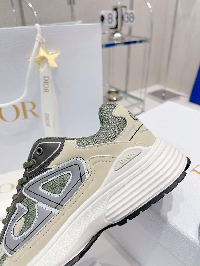 Мужские кроссовки Christian Dior 2022-2023 бежевые с зеленым