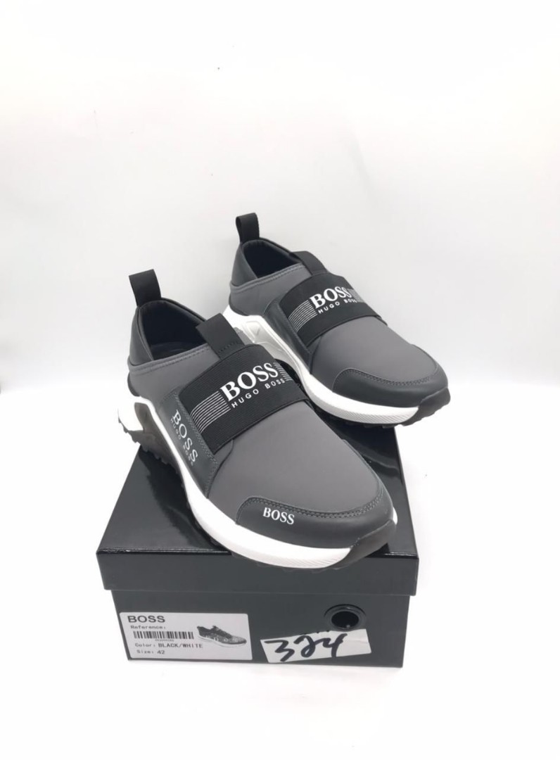 Мужские кроссовки Hugo Boss 2021-2022 серые без шнурков