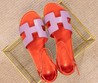 Женские кожаные сандалии Hermes 2022 красные с фиолетовым