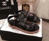 Сандалии женские кожаные Chanel 2022 черные