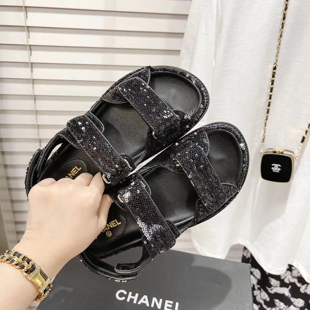 Сандалии шанель. Сандалии Шанель леопард. Сандалии женские Chanel чёрные. Chanel сандали леопард.