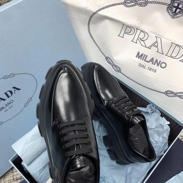Женские ботинки Prada Milano черные кожаные