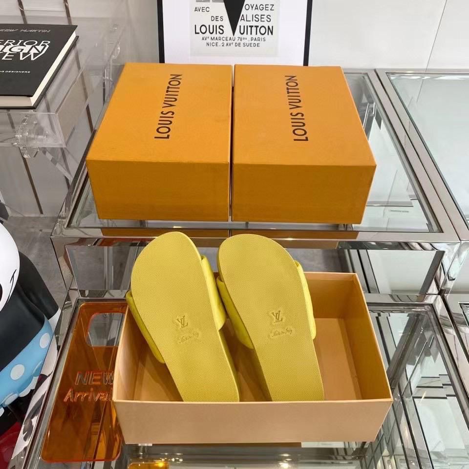 Шлепанцы на платформе Louis Vuitton 2022 узор Monogram желтые