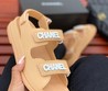 Сандалии женские Chanel 2022 бежевые кожаные