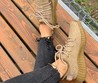 Женские кроссовки Adidas Yeezy песочно-бежевые