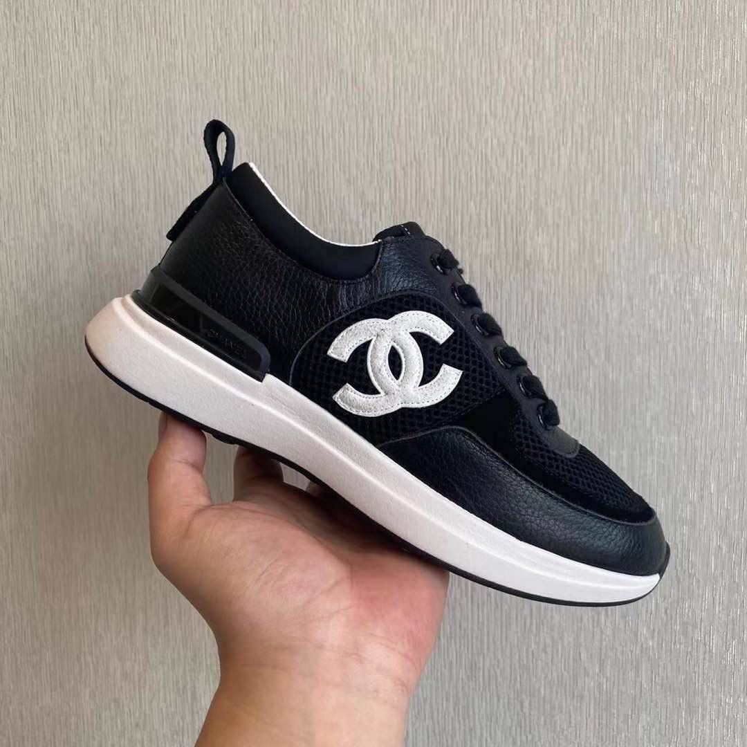 Женские кроссовки Chanel 2022-2023 черные с белой подошвой