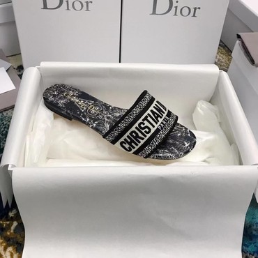 Женские шлепанцы Christian Dior 2022 черные с рисунком