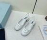 Женские лоферы Prada 2022 белые кожаные лакированные