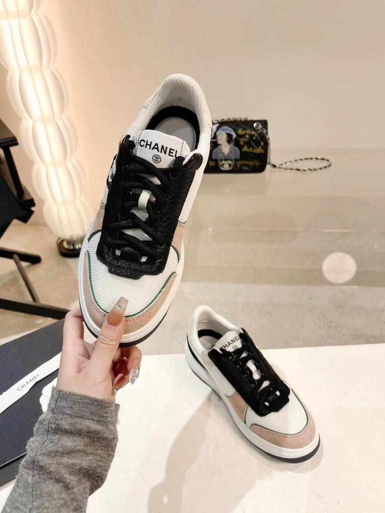 Женские кроссовки Chanel 2022 белые с бежевым комбинированные