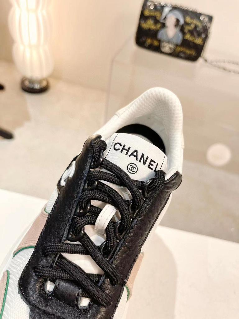 Женские кроссовки Chanel 2022 белые с бежевым комбинированные