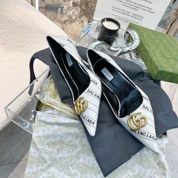 Туфли Balenciaga кожаные белые с черными логотипами