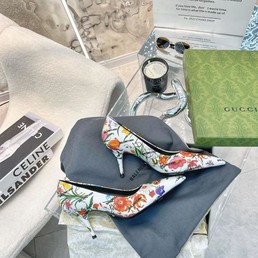 Туфли Balenciaga кожаные белые с цветным принтом