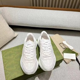 Кроссовки Gucci женские 2022 белые с рисунком