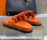 Женские кожаные сандалии Hermes 2022 оранжевые с черной подошвой