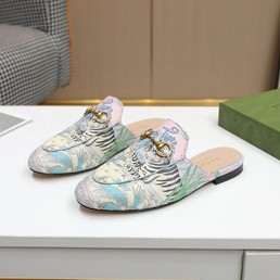 Женские мюли Gucci 2022 цветные с рисунком