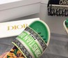 Женские шлепанцы Christian Dior 2022 зеленые с рисунком