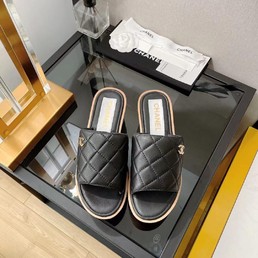 Босоножки Chanel 2022 кожаные черные на высокой подошве