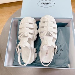 Женские сандалии Prada 2022 кожаные белые