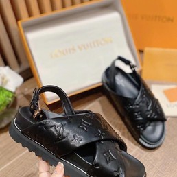 Женские сандалии Louis Vuitton черные с узором Monogram