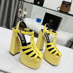Женские босоножки Versace La Medusa желтые на платформе