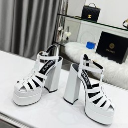 Женские босоножки Versace La Medusa белые на платформе