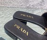 Женские шлепанцы кожаные Prada черные с бежевым