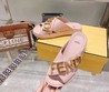 Женские шлепанцы Fendi new collection розовые кожаные