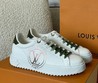 Кроссовки женские Louis Vuitton 2022 белые с зелеными шнурками