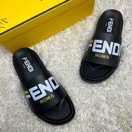Мужские шлепанцы Fendi 2022-2023 черные с желтым