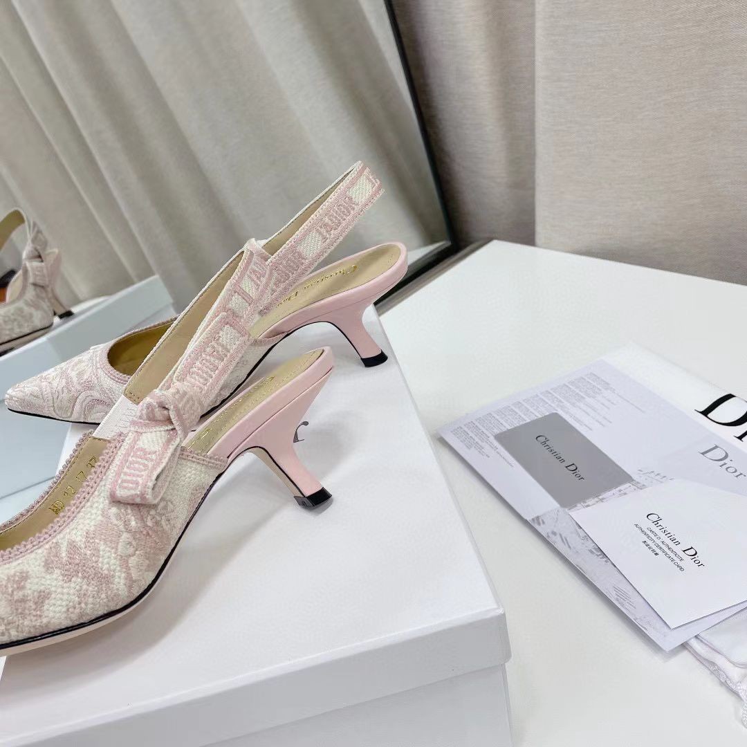 Босоножки Christian Dior 2022 белые с розовым рисунком