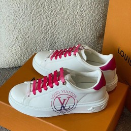 Кожаные женские кеды Louis Vuitton 2022 белые с красными шнурками