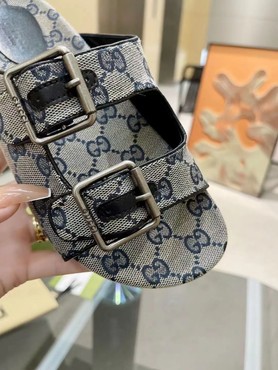 Женские сандалии Gucci серые