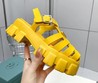 Женские сандалии Prada 2022 кожаные желтые