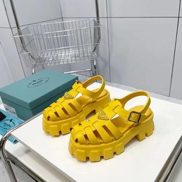 Женские сандалии Prada 2022 кожаные желтые