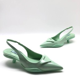 Женские туфли-лодочки Prada светло-зеленые кожаные
