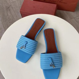 Женские шлепанцы Loro Piana Sprightly Charms голубые кожаные