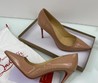 Женские туфли Christian Louboutin 2022 бежевые